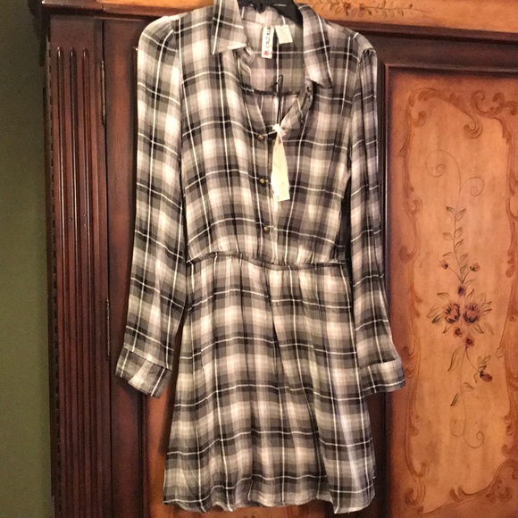 Dress - Picture 1 of 5